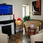Logis Restaurant Des Corbieres فندق لاجراس