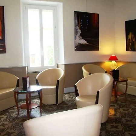 Hotel Logis Restaurant Des Corbières