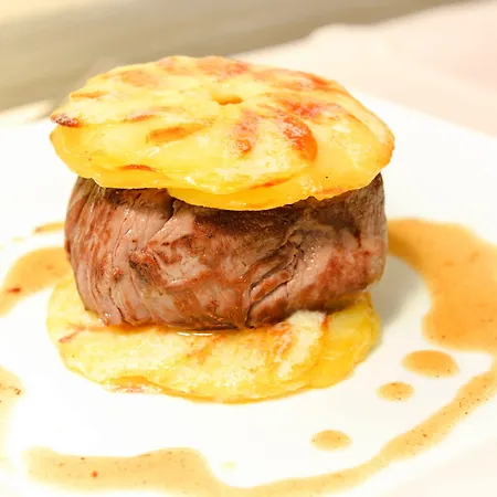 Logis Restaurant Des Corbieres Hotell