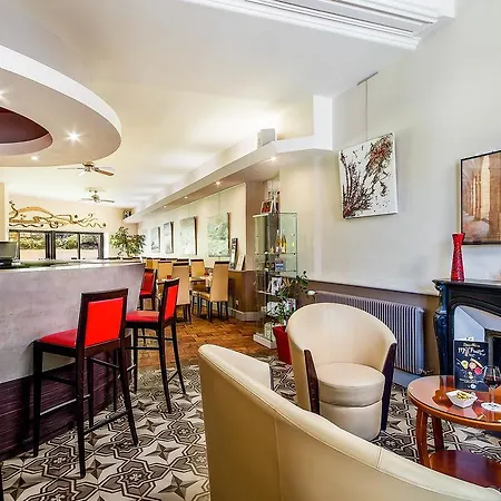 Logis Restaurant Des Corbieres Lagrasse