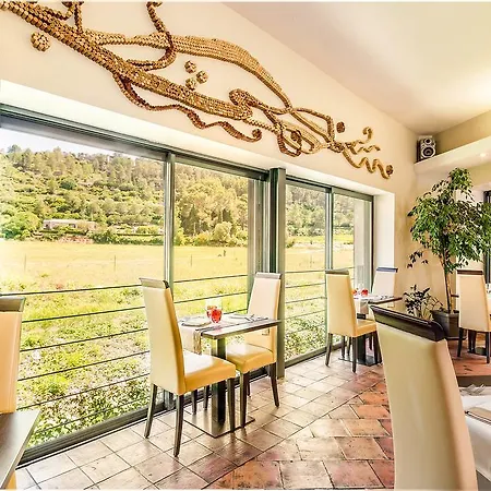 Logis Restaurant Des Corbieres 2*